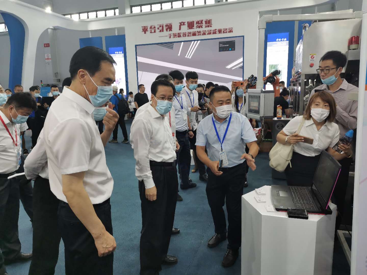 制博会即将落幕，乐动手机注册精彩继续(图2)